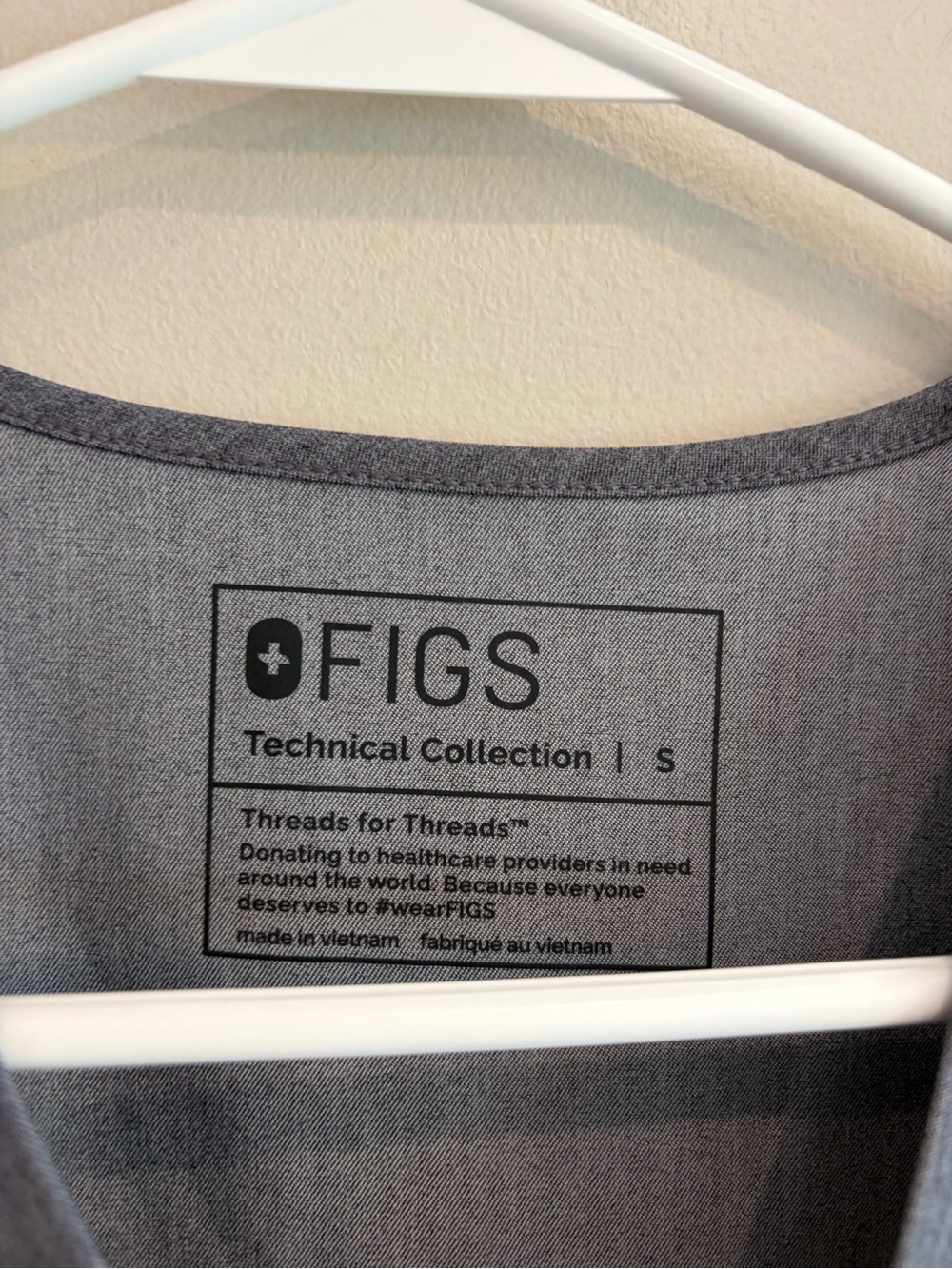 FIGS Scrubs Set in Size Small. Great Condition! - Picture 8 of 9